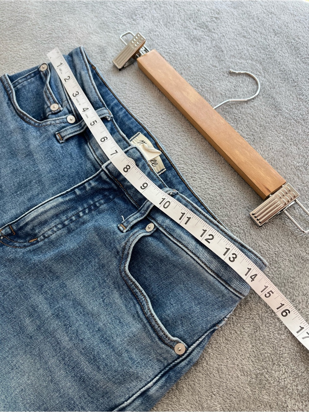 Madewell Curvy Kick Out Crop Jean in Oneida Wash size 28 - Picture 6 of 10